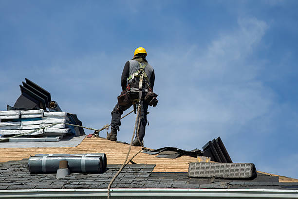 Professional Gutter Installation technician working in Drayton, SC